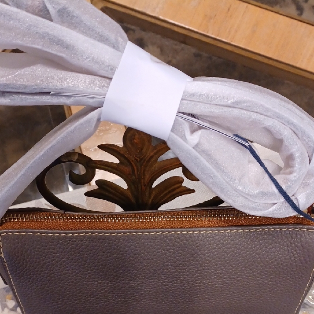 STUNNING Dooney & Bourke 'Lexington' Elephant Colored Crossbody Bag - Picture 5 of 12